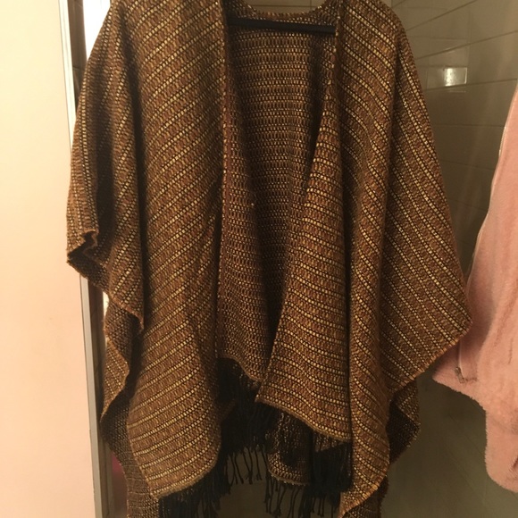 Shawl - Picture 1 of 5